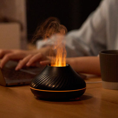Buen precio Dropshipping El más nuevo difusor de aroma de llama de luz RGB 130Ml 3d colorido humidificador de llama de fuego volcán difusor Dropshipping en línea