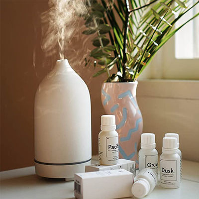 Buen precio Aromaterapia Diffusor Geur 5 colores difusor 100 ml aire de cerámica difusor de aceite esencial en línea