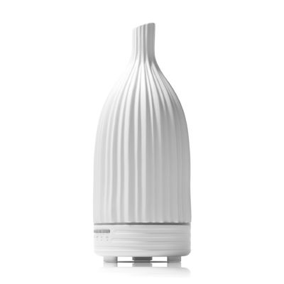 Buen precio 2022 Nuevo difusor de cerámica Huile Essentielle mayo Xong Tinh Dau humidificador de niebla de aire eléctrico difusor de aroma de aceite esencial en línea